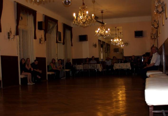 image205.jpg